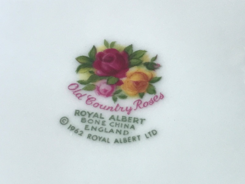 Photo 4 of ROYAL ALBERT BONE CHINA - OLD COUNTRY ROSES SERVING PLATES