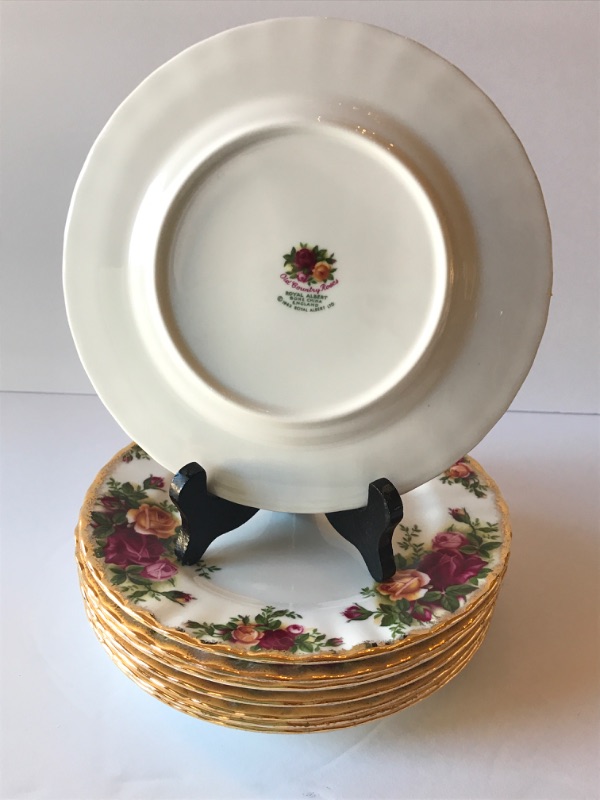 Photo 2 of ROYAL ALBERT BONE CHINA - OLD COUNTRY ROSES DESERT PLATES