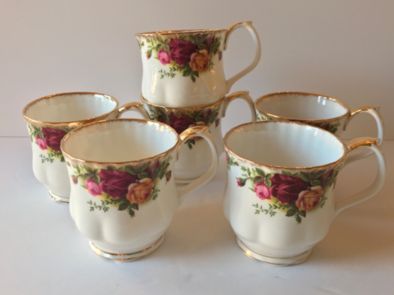Photo 3 of ROYAL ALBERT BONE CHINA - OLD COUNTRY ROSES - COFFEE CUPS