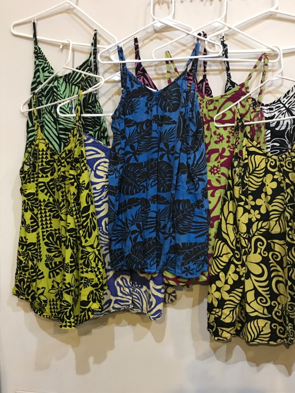 Photo 1 of WOMENS HAWAIIAN STYLE SUMMER DRESSES SIZE M/L