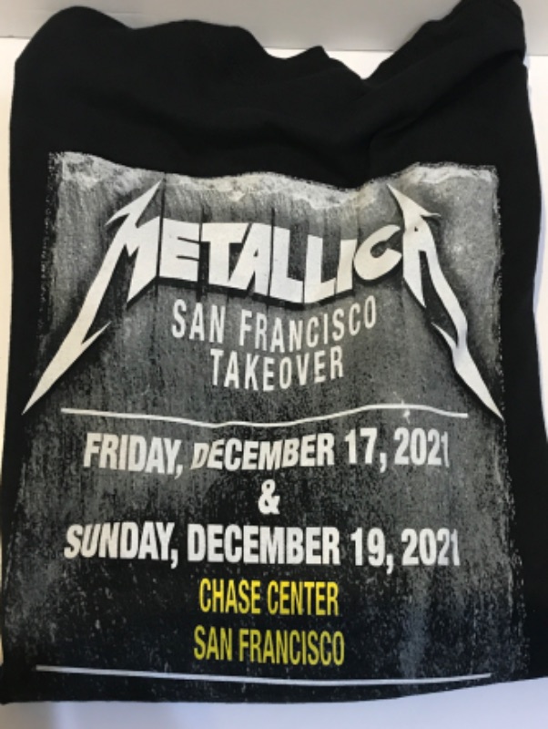 Photo 2 of METALLICA “40 YEARS OF METALLICA” CONCERT T-SHIRT SIZE XL