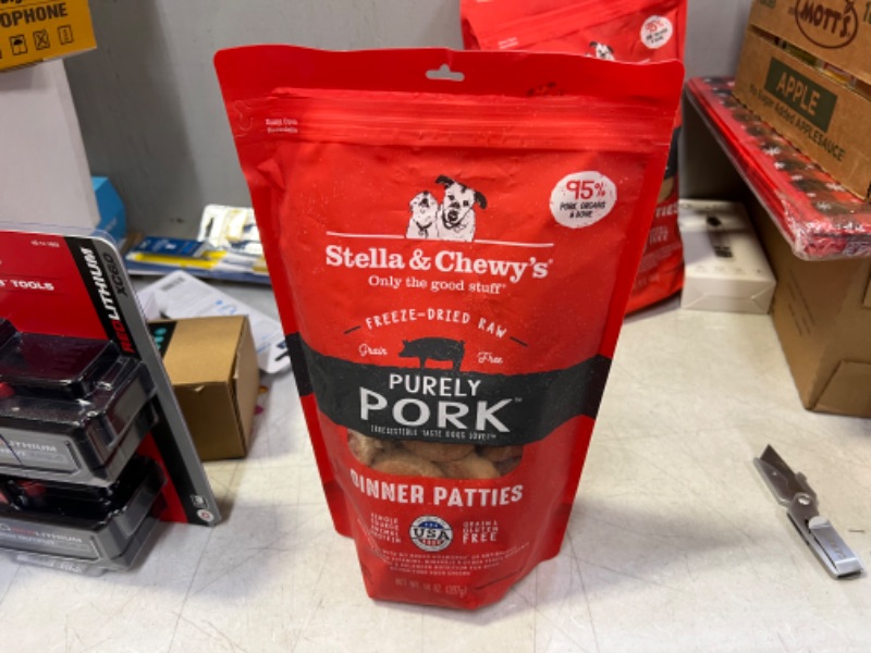 Photo 1 of 14 oz Dog Freez Dried Dinner Patties Pork -- Best Before MAR 15 2022