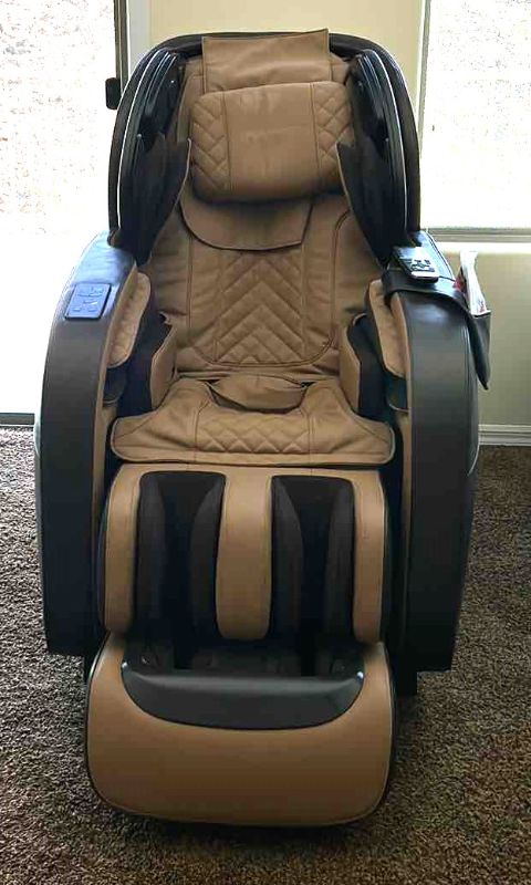 Photo 14 of KYOTA M888 4D MASSAGE CHAIR W REMOTE AND MANUALS