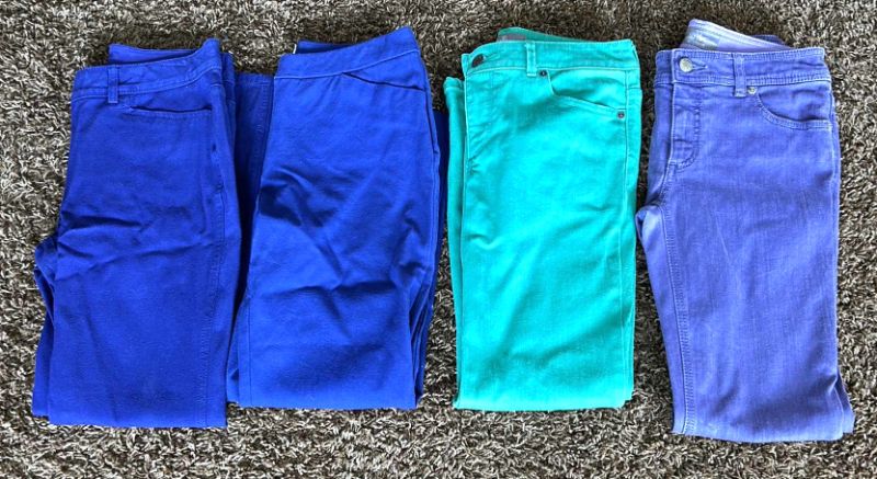 Photo 1 of 4 PAIRS WOMENS CHICOS “ SO SLIMMING” PANTS SIZE 00