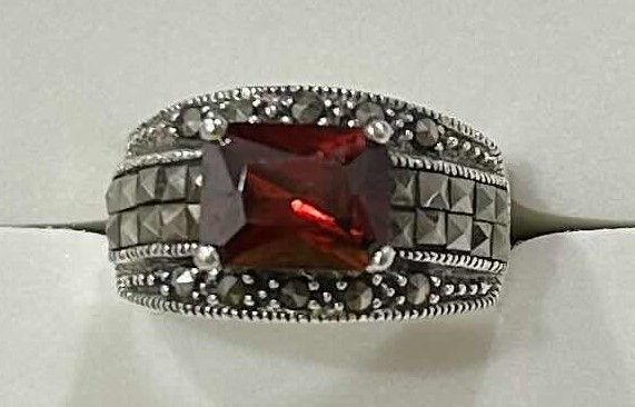 Photo 1 of FINE JEWELRY- .925 STERLING SILVER MARCASITE AND GARNET RING SIZE 7