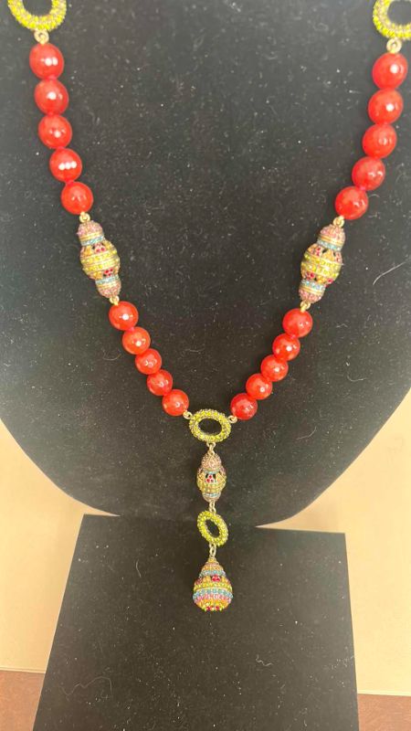 Photo 3 of FASHION JEWELRY - BEADED AND CRYSTAL NECKLACE