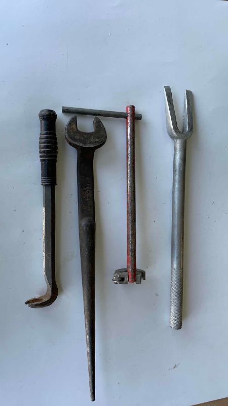 Photo 1 of ASSORTED SPECIALTY TOOLS