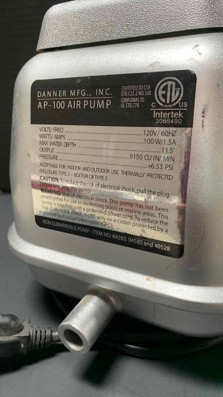 Photo 3 of DANNER PONDMASTER MFG. AP-100 NON SUBMERSIBLE AIR PUMP