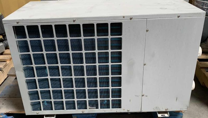 Photo 1 of LANDO WATER CHILLER 1.5 HP-BC 31” X 15” H 20”
