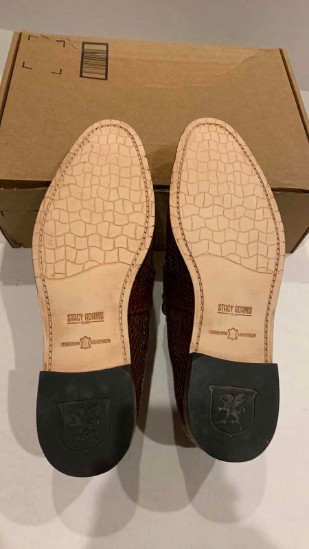 Photo 3 of MENS STACY ADAMS LIZARD PRINT DRESS SHOES SIZE 14W