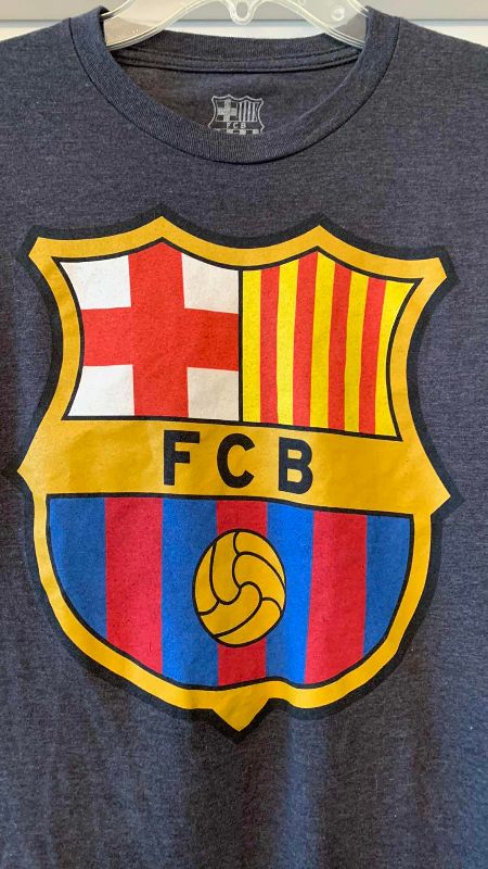 Photo 2 of SOCCER BARCELONA OFFICIAL MERCHANDISE T-SHIRT SIZE S