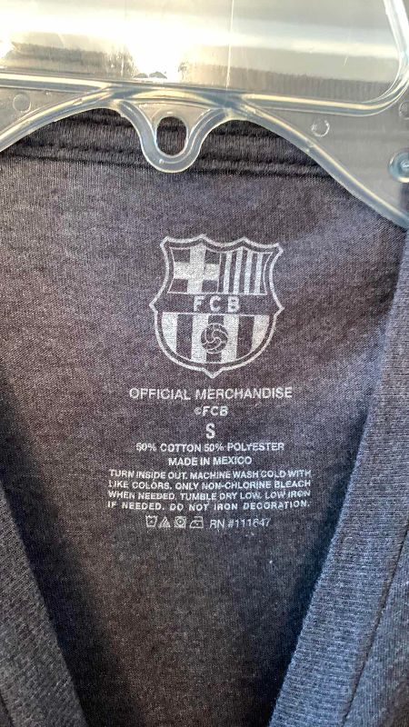 Photo 3 of SOCCER BARCELONA OFFICIAL MERCHANDISE T-SHIRT SIZE S