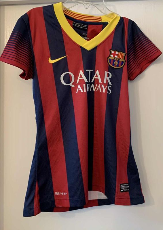 Photo 1 of SOCCER BARCELONA NIKE DRI-FIT JERSEY SIZE KIDS M