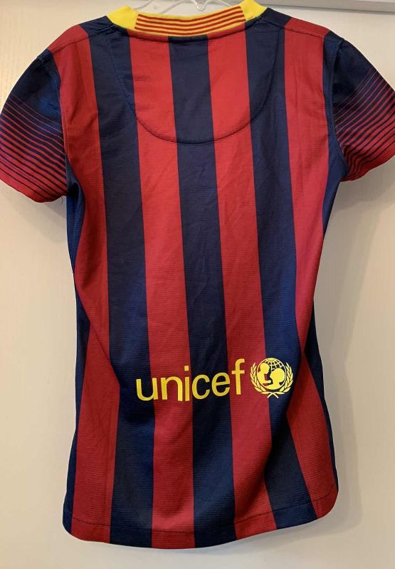 Photo 2 of SOCCER BARCELONA NIKE DRI-FIT JERSEY SIZE KIDS M