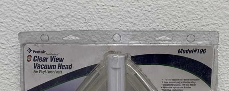 Photo 1 of CLEAR VIEW VACUUM HEAD FOR LINER POOLS MODEL # 196