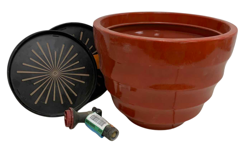 Photo 1 of 12" PLASTIC PLANTER POT AND HOSE NOPZZLE