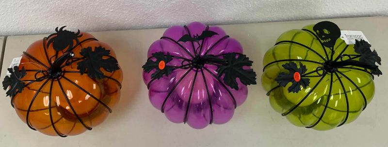 Photo 1 of 3 HALLOWEEN DECOR LIGHT UP PUMPKINS 5"