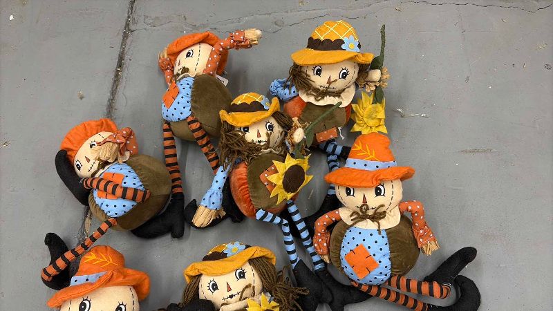Photo 1 of 8-PCS HOLIDAY DECORATIONS