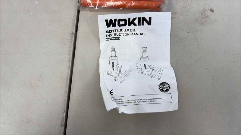 Photo 1 of WOKIN 4-TON BOTTLE JACK