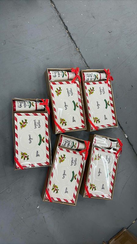 Photo 1 of NIB SANTA PLATE SET