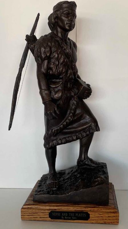 Photo 1 of RARE NEPHI & THE PLATES BRONZE STATUE H19"