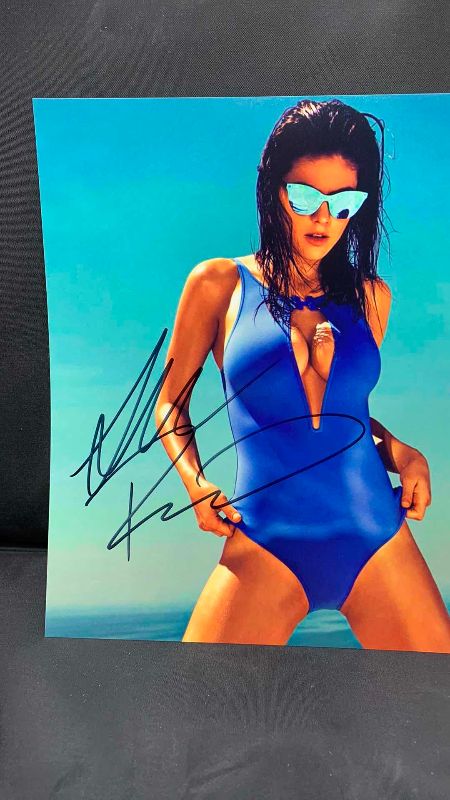 Photo 2 of ALEXANDRA DADDARIO  - SIGNED AUTOGRAPHED PHOTO W LETTER OF AUTHENTICITY 8” X 10”
