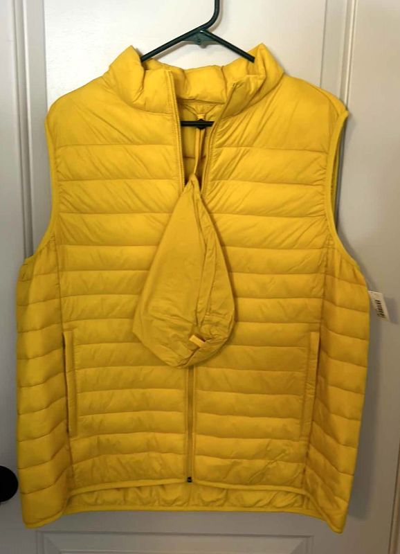 Photo 1 of MENSWEAR/WOMENSWEAR NWT YELLOW PUFFER VEST SIZE L