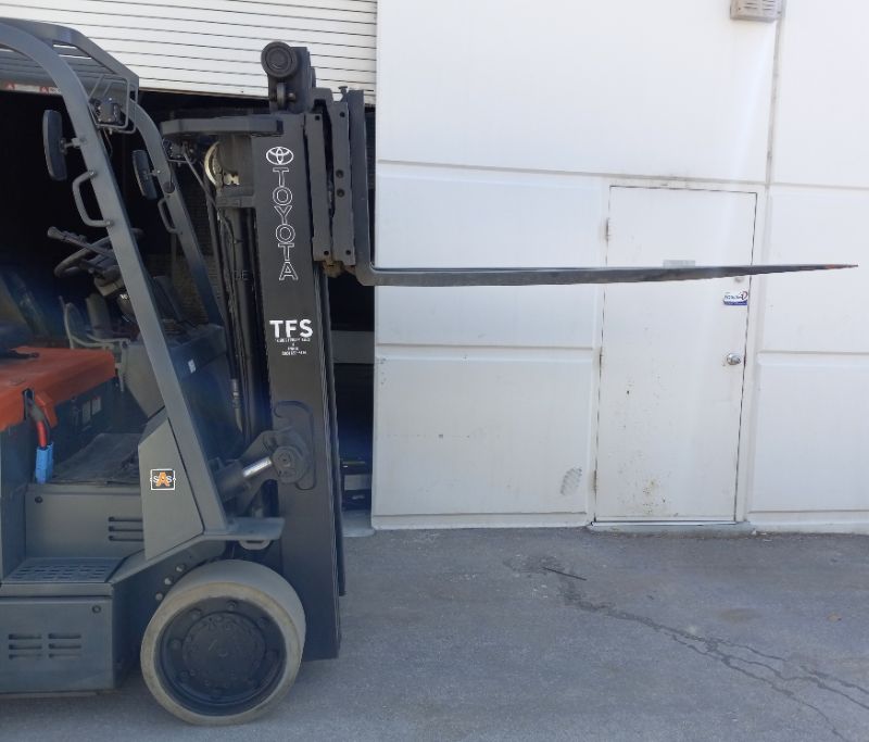 Photo 7 of TOYOTA ELECTRIC FORKLIFT TRUCK MODEL
7FBCU35 8000LB CAPACITY YEAR 2020 48VOLT W 4 LONG FORKS & ENERGIC PLUS BATTERY CHARGER NG-TSSM120-12_48-050 OUTPUT DC 12/24/36/48V 