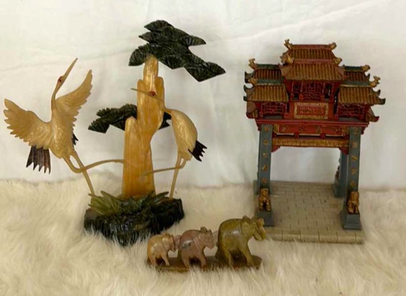 Photo 1 of 3 PC ASIAN DECOR -  TALLEST 9.5”