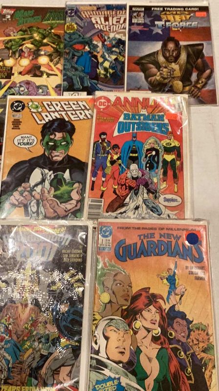 Photo 3 of LOT OF 10 DC COMICS: FLASH, GREEN LANTERN, BATMAN