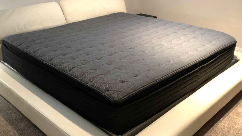 Photo 1 of SEALY PERFORMANCE POSTUREPEDIC CAL KING PILLOW TOP MATTRESS