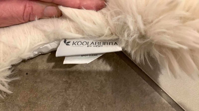 Photo 5 of 3 PIECE BATHROOM ASSORTMENT AND FURRY KOOLARBURRA UGG BATH MAT