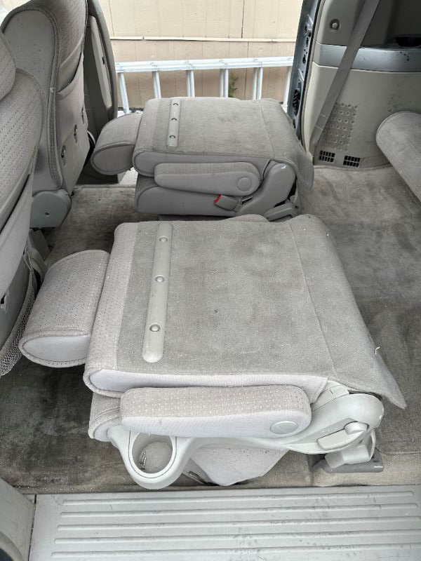 Photo 1 of 2006 SILVER NISSAN QUEST 3.5 SL 6 PASSENGER VAN-40,000 MILES-RUNS WELL-NEW CATALYTIC CONVERTER-RECENTLY SERVICE AIR CONDITIONER, SMOG READY (SOLD AS IS, NO REFUNDS OR RETURNS ON VEHICLE SALES).