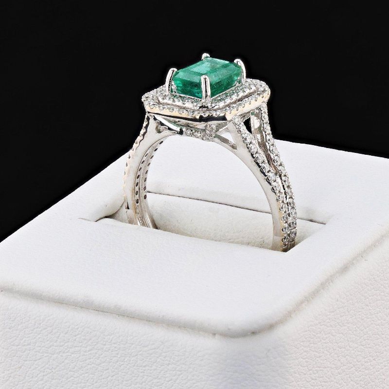 Photo 3 of 18K WHITE GOLD 1.07ct EMERALD AND 0.60ctw DIAMOND RING W CERTIFIED APPRAISAL (APPROX. SIZE 6.5)   RN030742