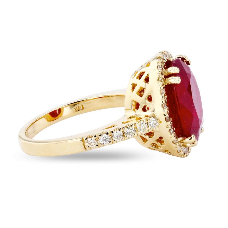 Photo 3 of 14K YELLOW GOLD 6.28ct RUBY AND 0.54ctw DIAMOND RING W CERTIFIED APPRAISAL (APPROX. SIZE 6.5)   RN031335
