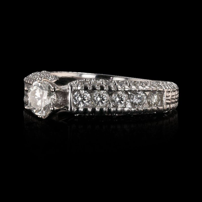 Photo 2 of 14K WHITE GOLD 0.51ctw SI2 CLARITY CENTER DIAMOND RING (1.72ctw DIAMONDS) W CERTIFIED MSRP APPRAISAL (APPROX. SIZE 6.5) 
 RN024432
