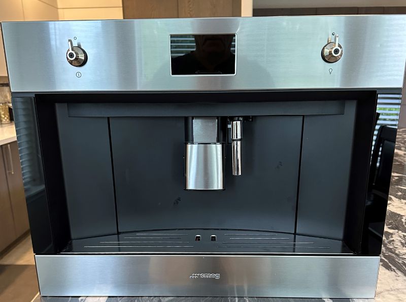 Photo 3 of NEW SMEG CLASSIC SERIES SMSU4303X 24 INCH NON-PLUMBED BUILT-IN COFFEE SYSTEM W AUTO SELF CLEANING 