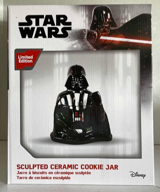 Photo 1 of NIB STAR WARS DARTH VADER SCULPTED CERAMIC COOKIE JAR - RETAIL PRICE $89.99