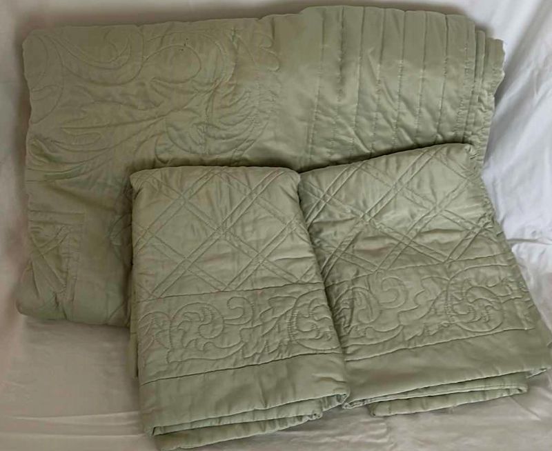 Photo 1 of GREEN QUEEN COMFORTER AND TWO SHAMS