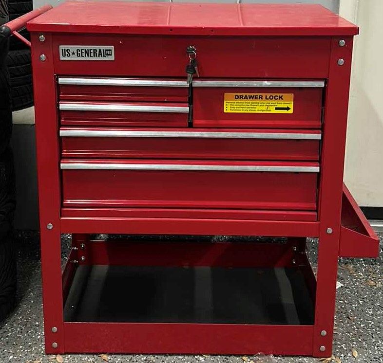 Photo 6 of US GENERAL PRO TOOL BOX WITH KEYS