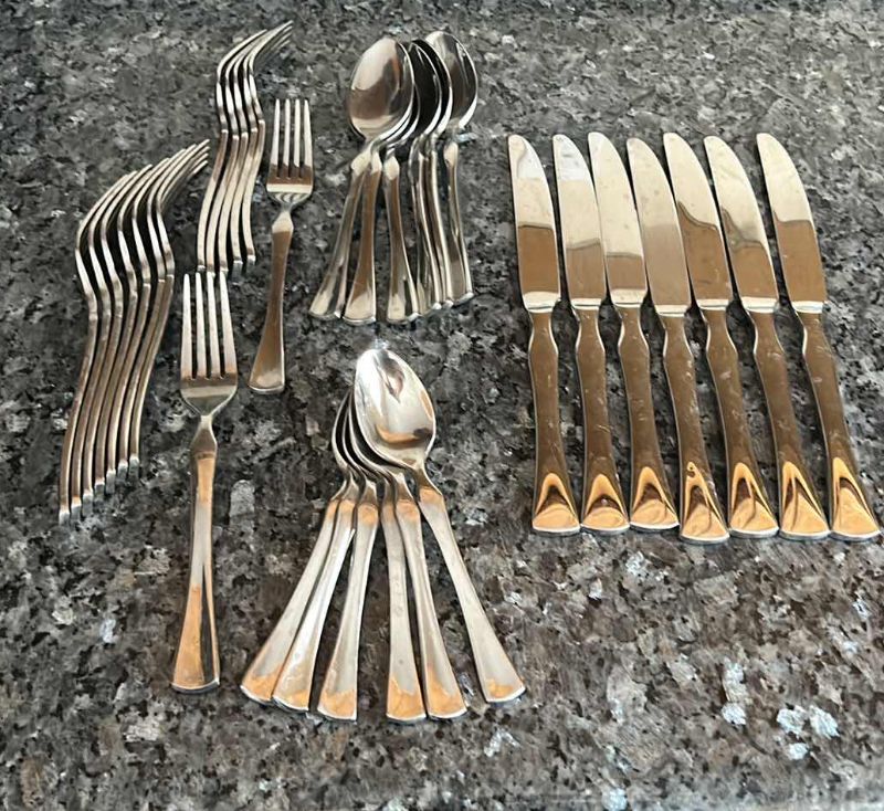 Photo 1 of 33PC SILVERWARE SET