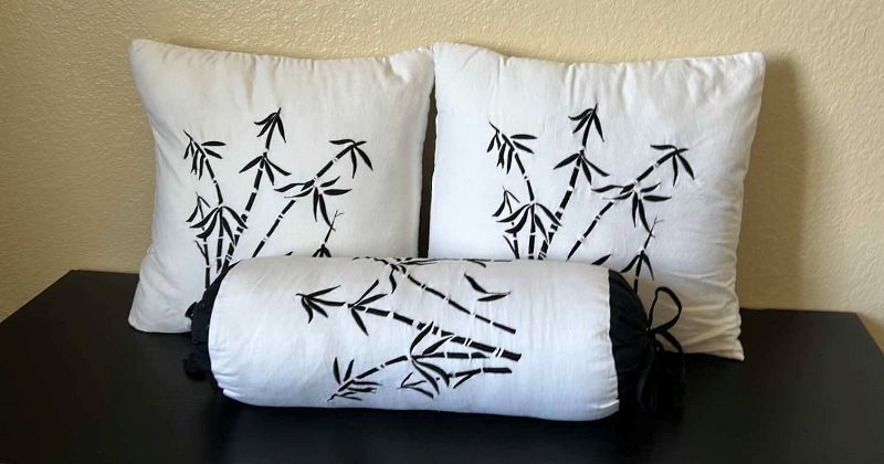 Photo 1 of PILLOW SET