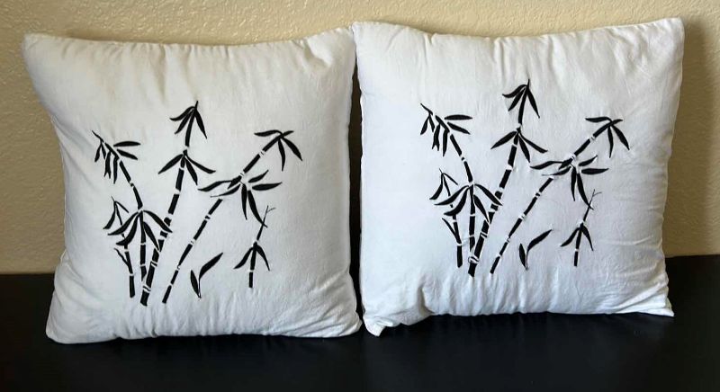 Photo 2 of PILLOW SET