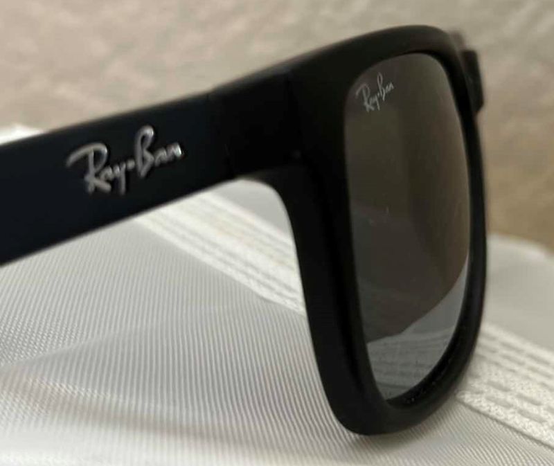 Photo 2 of RAY BAN SUNGLASSES - AUTHENTICITY UNVERIFIED