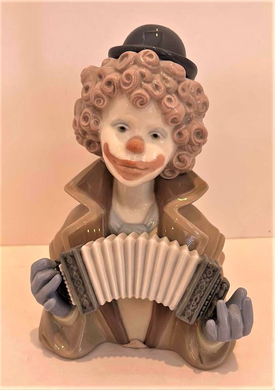 Photo 1 of LLADRO H11” PORCELAIN FIGURINE - CLOWN  “THE MAGIC OF LAUGHTER”