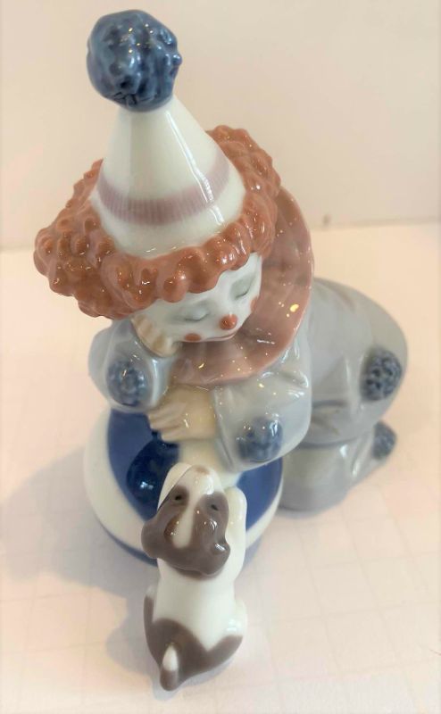 Photo 1 of VINTAGE LLADRO "PIERROT CLOWN" FIGURINE 4.5” X 4.5”