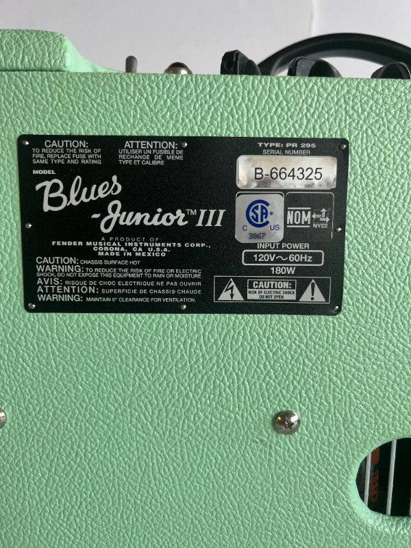 Photo 3 of FENDER LIMITED EDITION BLUES JUNIOR lll GUITAR AMP