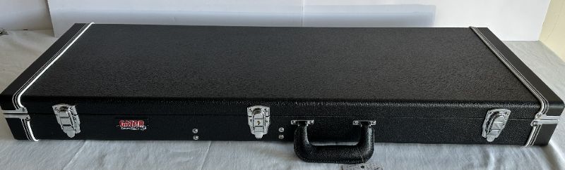 Photo 1 of GATOR HARDCOVER ELECTRIC GUITAR CASE W BLACK PLUSH LINING