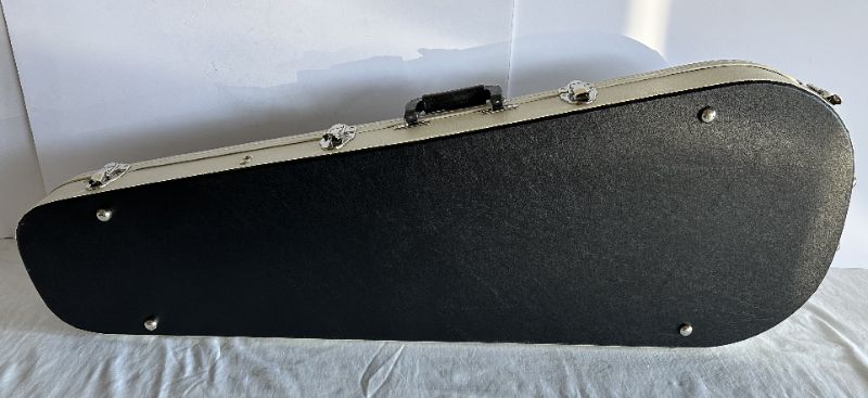 Photo 3 of REVEREND TWO TONE BLACK & WHITE HARDSHELL ELECTRIC GUITAR CASE W PLUSH LINING