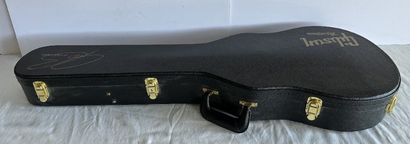 Photo 2 of GIBSON HARDSHELL ELECTRIC GUITAR CASE SIGNED BY FAMOUS GUITARIST "JOE BONAMASSE"  W PLUSH LINING